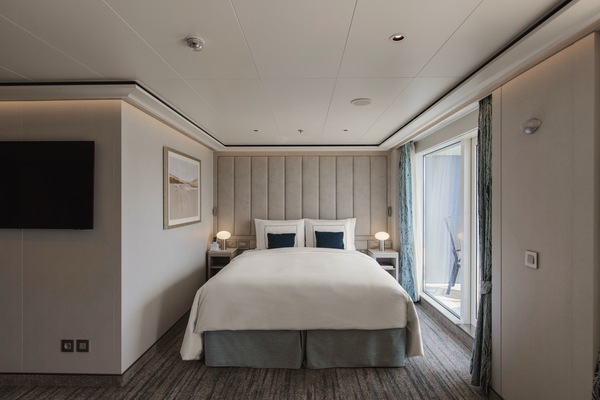 Silversea, Silver Ray, Premium Veranda Suite Bedroom 1 ©Silversea Cruises Ltd.jpg